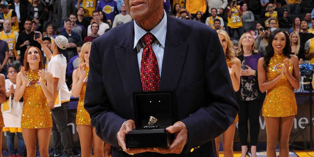 [USA]:LEGEND OF THE LAKERS, ELGIN BAYLOR DIES AT 86.