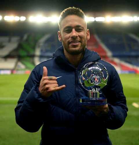 Psg-Bayern
#neymar élu MOTM(homme du match).
Le Brésilien aura été sur tous les fronts ,offensivement comme défensivement.