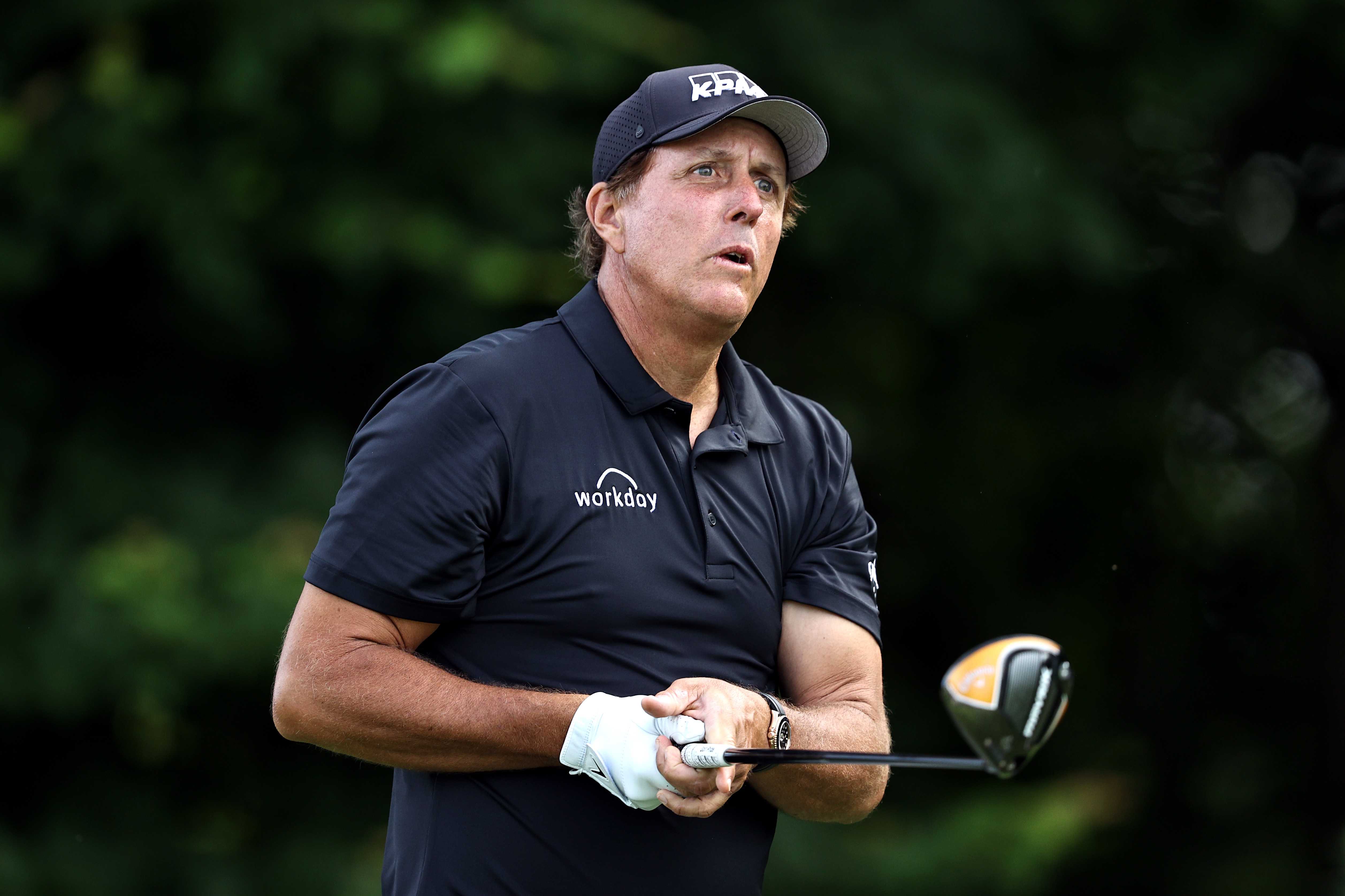 #usa 
#carolina 
#kiawah #island 
#phil #mickelson became at 50 years, 11 months and 7 days the oldest winner of a golf #grand #slam #tournament, winning the 103rd edition of the #uspga, the sixth Major of his career, on Sunday at Kiawah Island in Carolina  from South.  The American veteran ends the tournament two strokes ahead of South African Louis Oosthuizen and American Brooks Koepka, returning an ultimate card of 73.