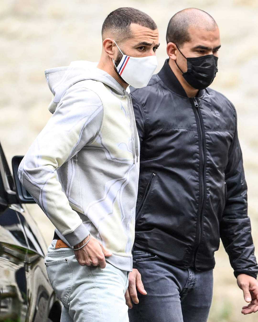 He's back.  
 
Karim Benzema arrives at France's Clairefontaine base for his first call-up since 2015. #euro2020