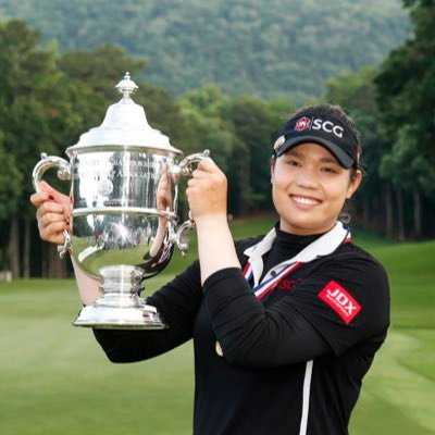 [Thailand]: "Ariya Jutanugarn has finally managed to win at home", at the #honda #lpga #thailand, #after 14 #years of #unsuccessful #attempts.  The former world number one beat his compatriot Atthaya Thitikul with a blow after an unforeseen suspense at the finish.  Indeed, while Jutanugarn (-22) had slammed a ninth birdie on the 18th hole to sign an impeccable 63 during his last round, a storm forced the organization to suspend the tournament for an hour.