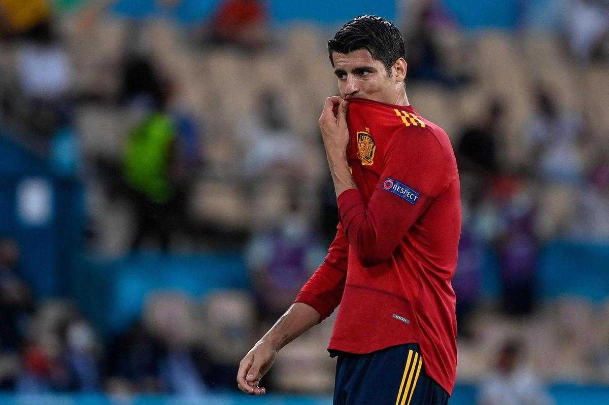 [Euro 2020] 
En panne d'efficacité devant les buts lors du match de l'#euro 2020 entre l'Espagne et la Suède, Alvaro #morata était dans l'oeil du cyclone. Mais, le joueur de la #juventus peut compter sur son coéquipier Aymeric #laporte. 
 
"Il n'y a pas besoin de douter d'un attaquant comme Alvaro. La prochaine fois, il en marquera trois et fermera des bouches", a déclaré le défenseur de #manchester City.