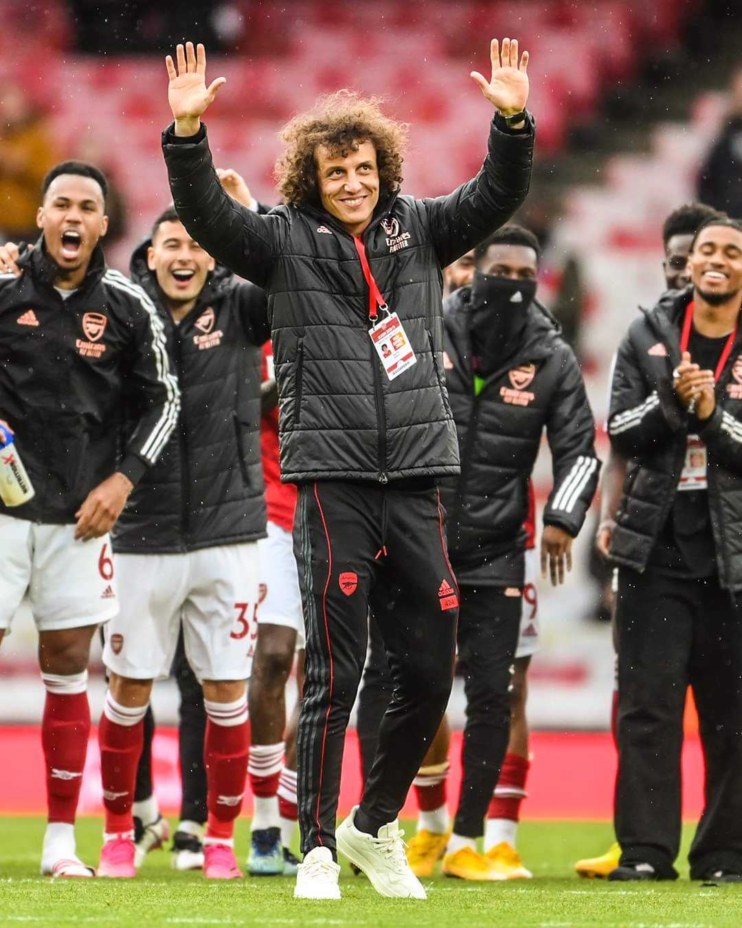 OFFICIAL: David Luiz returns home to Brazil and joins Flamengo 🔴⚫️ #luiz #brazil