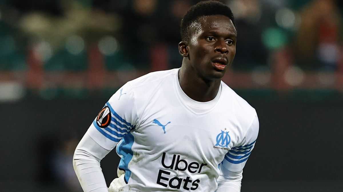 [Mercato] 
Selon FootMercato, #newcastleunited veut à tout prix signer #bambadieng, l'attaquant sénégalais de l'Olympique de #marseille. Pour céder son joueur, le président de l'#om Pablo Longoria demande la somme de 15 millions d'euros.