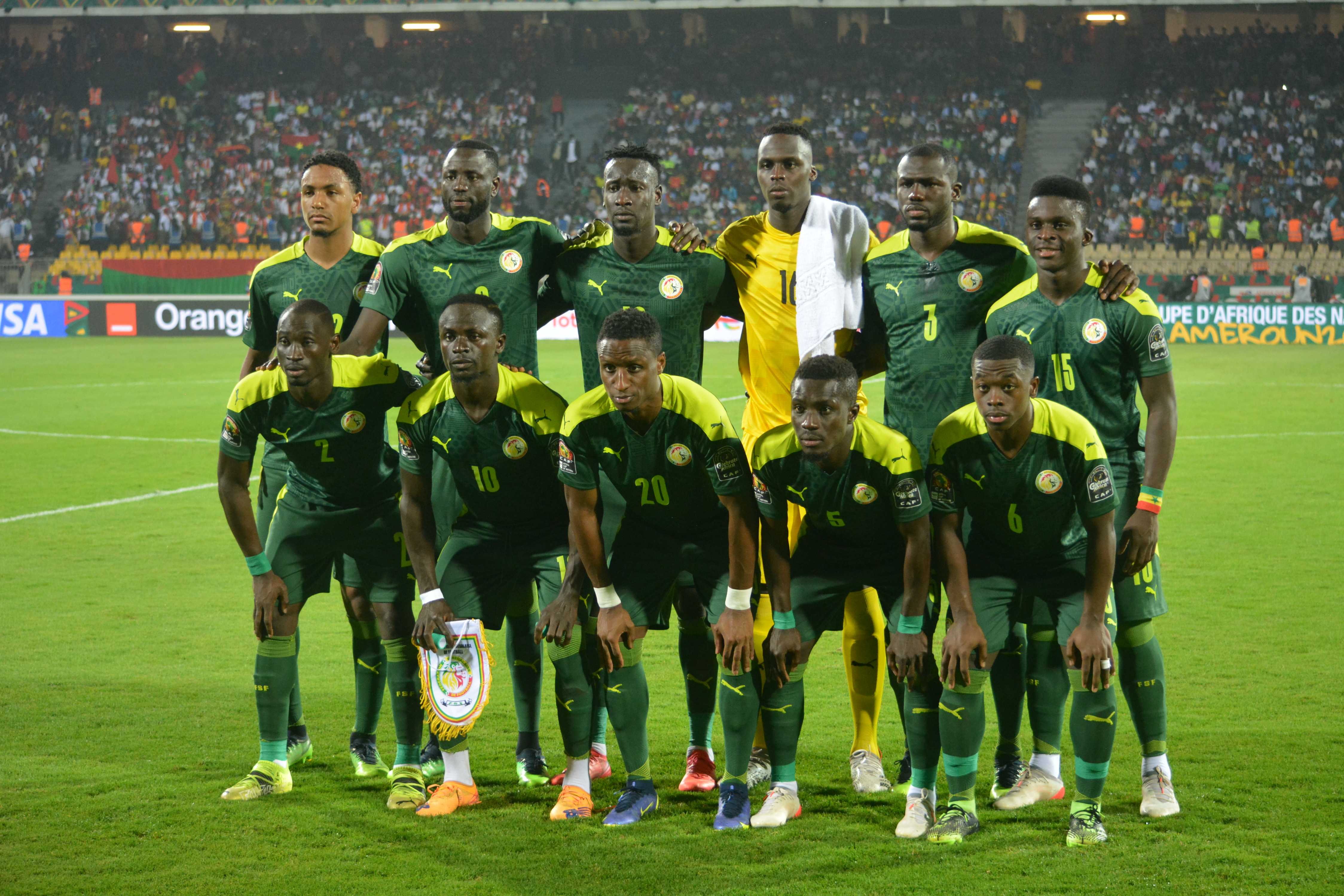 Bravo à l'équipe des lions de la teranga pour leur brillante qualification pour la finale de la 33e coupe d'Afrique des nations. Ils seront face aux pharons d'Egypte qui ont pris le déçu sur le Cameroun hier à l'issue des tirs aux buts. Cette finale s'annonce avec deux jours de Liverpool, Sadio Mane et Mohamed Salah  
Qui des deux sera le vainqueur de cette coupe?  
 
Crédit Étienne photo vidéo