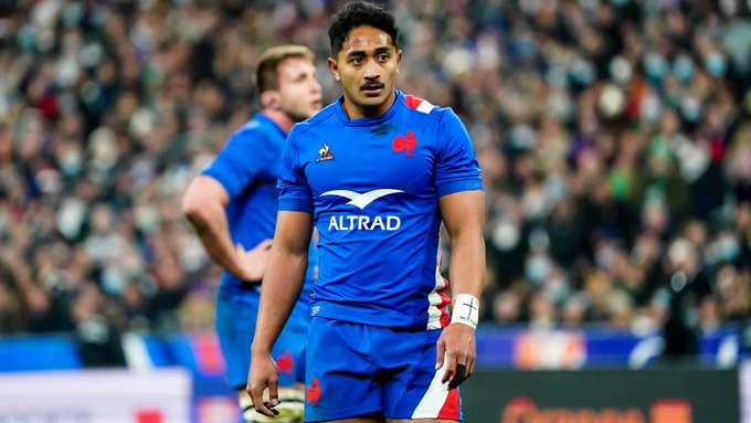 [Rugby] 
Pour son troisième match du tournoi des VI Nations, le XV de #france affronte l'Ecosse ce samedi. En l'absence de #GabinVillière forfait, #yorammoefana est aligné à l'aile à l'entrainement. Il pourrait jouer à ce poste contre les Ecossais. 
#rugby 
#tournoidesvinations