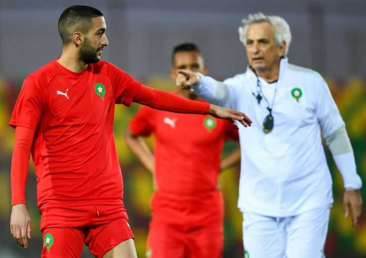 [Maroc] 
Ayant annoncé sa retraite internationale après sa mise à l'écart de la sélection par #vahidhalilhodzic, #hakimziyech pourrait revenir sur sa décision selon Aziz Doufikar, ex international marocain. 
« Hakim va revenir en sélection. C'est un joueur qui aime son pays, porter le maillot du Maroc est une fierté pour lui. », a-t-il fait savoir. 
#teammorocco