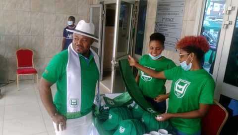[Cameroun] 
Congrès 
#usd 
Toute une assise pour rassembler. 
 
Quelques images fortes du congrès de ce dimanche à Douala. 
@M.Ateba