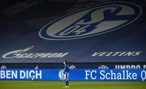 Le club allemand de Schalke 04 (D2) a décidé de retirer de ses maillots le nom et le logo du fournisseur de gaz russe Gazprom, son sponsor principal, à la suite de l'attaque de la Russie contre l'Ukraine.