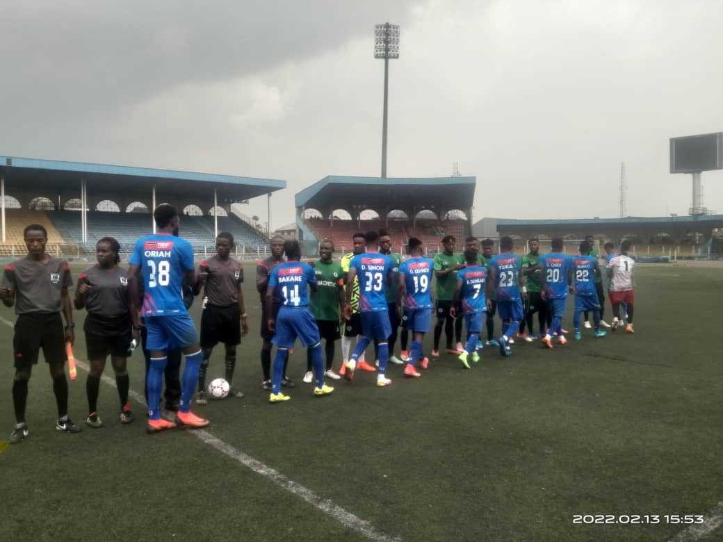 Warri Wolves Battle Crown FC On The Road 
 
 
Warri Wolves will be in action against Crown FC on Saturday in continuation of the 2021/2022 Nigeria National League, NNL, campaign. 
 
The Matchday Two encounter will be staged at the Lautech  Sports Complex, Ogbomoso. 
 
Last weekend, the Seasiders begin their campaign with a 2 - 1 win over Abia Comets in Warri, with Crown FC securing a draw against Nnewi United away. 
 
The last time the Wolves clashed with the Ogbomoso side on the road was during the 2018/2019 NNL season. 
 
Warri Wolves lost that tie 2 - 0. 
 
Ahead of this clash, Warri Wolves' technical adviser, Samson Omiponle, described Crown FC as a good side one should not underestimate. 
 
"Last weekend, they had a draw in Nnewi," said Omiponle. 
 
"They're a good side. We can't let go of that fact." 
 
"We'll be weary of the threat they pose, particularly at home." 
 
The Matchday Two encounter will kickoff at 4pm on Saturday. #nigeria #warriwolves #nnl