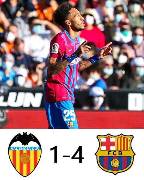 [Espagne] 
#laliga 
#aubameyang 
#barca 
#valence 
Un triplé qui sonne 
 
Vainqueur face à Valence[4-1]lors de cette 25e Journée , le Gabonais P.E.A s'est payé le luxe de signer un hattrick (3 buts inscrits).Invaincu depuis 9 match,le club #blaugrana fait aussi un bon considérable dans son audimat. 
@M.A