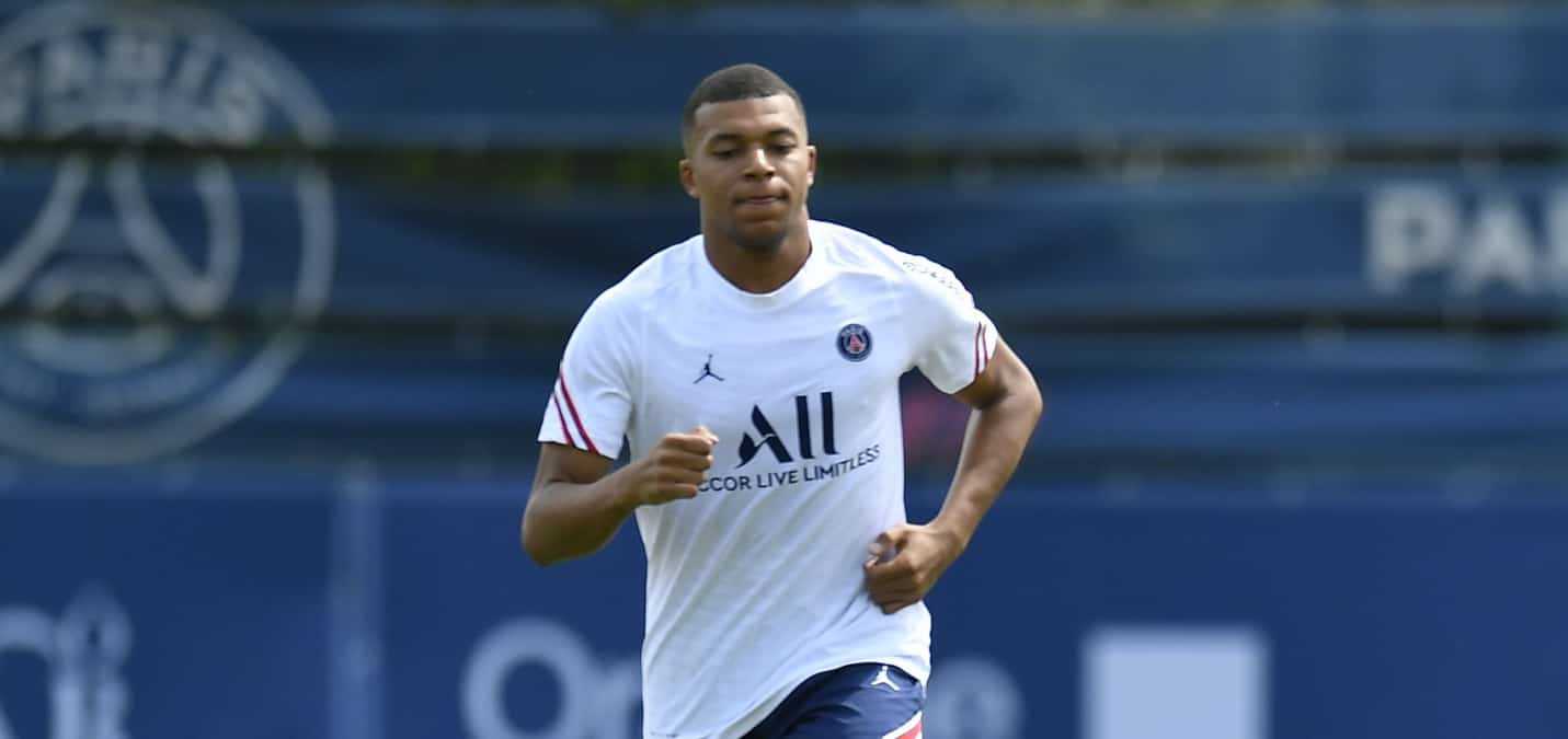 [Mercato] 
Selon les informations de Sport, #kylianmbappe, après le match d'hier, aurait changé d'avis. Il ne croirait plus au projet du #realmadrid et serait prêt à prolonger son contrat au #psg ou à rejoindre #liverpool.