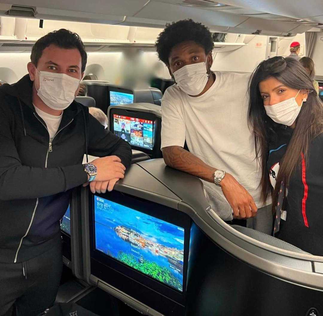 Brazilian striker Luiz Adriano’s now flying from Brazil to Turkey with his agent in order to sign his contract with Antalyaspor. Deal until June 2023. Official statement soon. 🇧🇷🇹🇷 #transfers