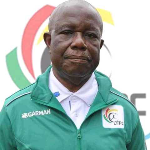 [Championnat Professionnel] 
#lfpc 
#semengue 
Pour préparer et assurer la transition. 
 
Le général d'armée en 3e section a été porté à la tête du conseil de transition de la ligue de football professionnel du Cameroun.C'est donc lui et sa nouvelle équipe qui vont organiser le championnat Professionnel cette saison,et par la même occasion préparer le terrain à la nouvelle équipe qui sera élue .C'est donc la fin d'un long feuilleton qui aura trop dure,entre suspension,et rétablissement,l'on a assisté à tout type de rebondissements. 
@M.Ateba