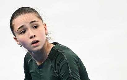 [Jeux d'Hiver] 
Bien qu'elle soit testée positive à la substance interdite de trimétazidine, la patineuse artistique russe #kamilavalieva devrait continuer sa compétition aux Jeux Olympiques d'Hiver à Pékin en Chine.