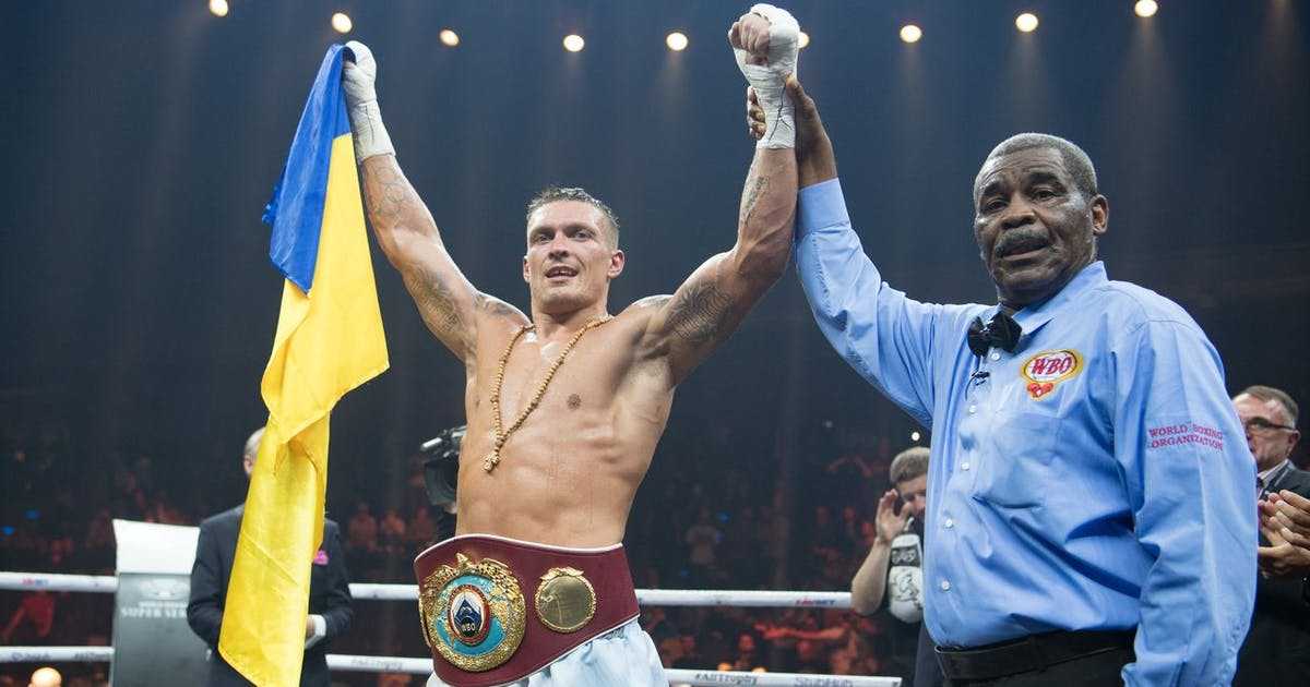 Le champion du monde poids lourds #oleksandr#usyk a quitté l'Ukraine, où il était revenu après le déclenchement de l'invasion russe, pour se préparer contre la revanche d'#anthony#joshua, a déclaré vendredi son agent à l'AFP. "Il est allé à l'étranger pour se préparer pour cette revanche", a expliqué par téléphone son agent vivant à Kiev, #yaroslav#lordkipanidze.