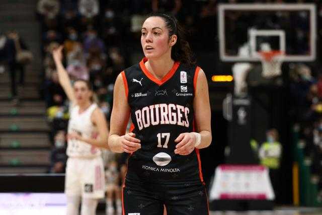 [Basket] 
#bourges va accueillir Final Four de l'#eurocoupe Féminine de Basket au Prado, du 5 au 7 avril prochain. 
Seule équipe française en lice en Eurocoupe, Bourges jouera sa demi-finale à domicile et éventuellement la finale en cas de qualification. 
Notons que Bourges affronte #galatasaray en demi-finale. 
#finalfoureurocoupe 
#basketball 
#basket