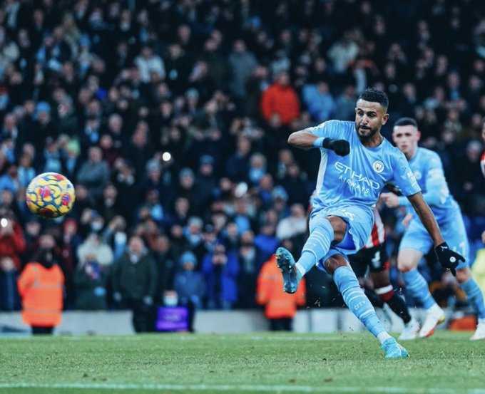 [Manchester City] 
Dans une interview au site de son club, #riyadmahrez a fait part de son jeu produit à #manchestercity et celui à #leicester il y a quelques saisons 
"En termes de statistiques, cette année est la meilleure de ma carrière, mais en termes de football, je ne sais pas car l'année où j'ai gagné la Premier League avec Leicester, je jouais toutes les semaines et je me sentais bien. Je jouais très bien aussi à l'époque", a-t-il déclaré.