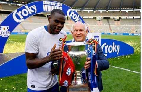 [Coupe de Belgique] 
#lagantoise 
#anderlecht 
#ngandeu 
Premier titre en Belgique. 
 
A peine qualifié pour la coupe du monde avec les lions indomptables,le défenseur Camerounais remporte avec son club la coupe de Belgique.Lors de la 67e édition,son équipe La Gantoise est venue à bout d'Anderlecht [0-0;4-3 au t.a.b]