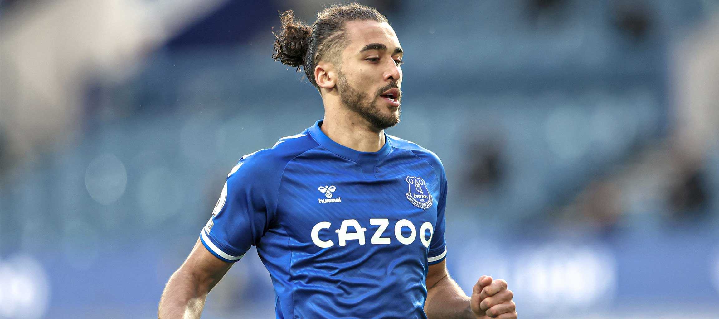 L'attaquant d'Everton, #dominic#calvert#lewin, qui s'ouvre de problèmes de santé mentale s'est exprimé sur sa santé après la maintenance de son club en première division anglaise et donne un conseil pertinent. 
 "Je dû parfois creuser au plus profond de moi-même cette saison et j'ai enduré certaines des périodes les plus difficiles de ma carrière et de ma vie à ce jour … Je vous conseille de parler, à un ami, un membre de la famille ou quelqu'un qui écoutera, parler m'a sauvé la vie".🤝