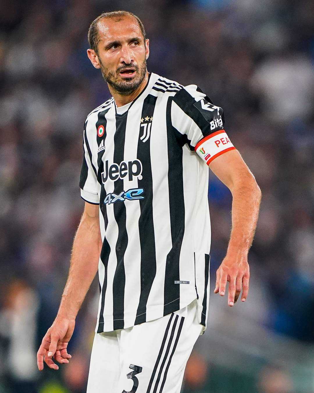 Giorgio Chiellini announces that after 17 years with Juventus he will leave the club at the end of this season 🖤🤍 #juventus #chiellini