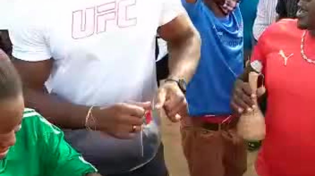 [CAMEROUN] Francis Ngannou se gâte dans un rythme folklorique