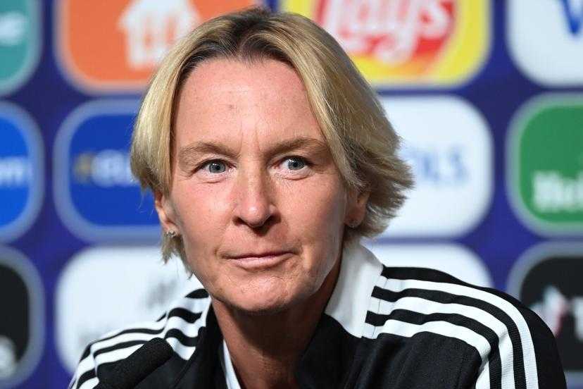 La sélectionneuse de l'Allemagne #martina#voss#tecklenburg, qualifiée en finale de l'Euro après sa victoire 2-1 contre la France en demi-finales a, en conférence de presse, résumé : "C'était un match intense. En première mi-temps, nous avons suivi notre plan d'attaque et vu la réaction de notre adversaire. Ils ont eu des occasions, nous sommes restés calmes et nous nous sommes adaptés à leur jeu. C'est une victoire méritée pour l'équipe d'Allemagne."