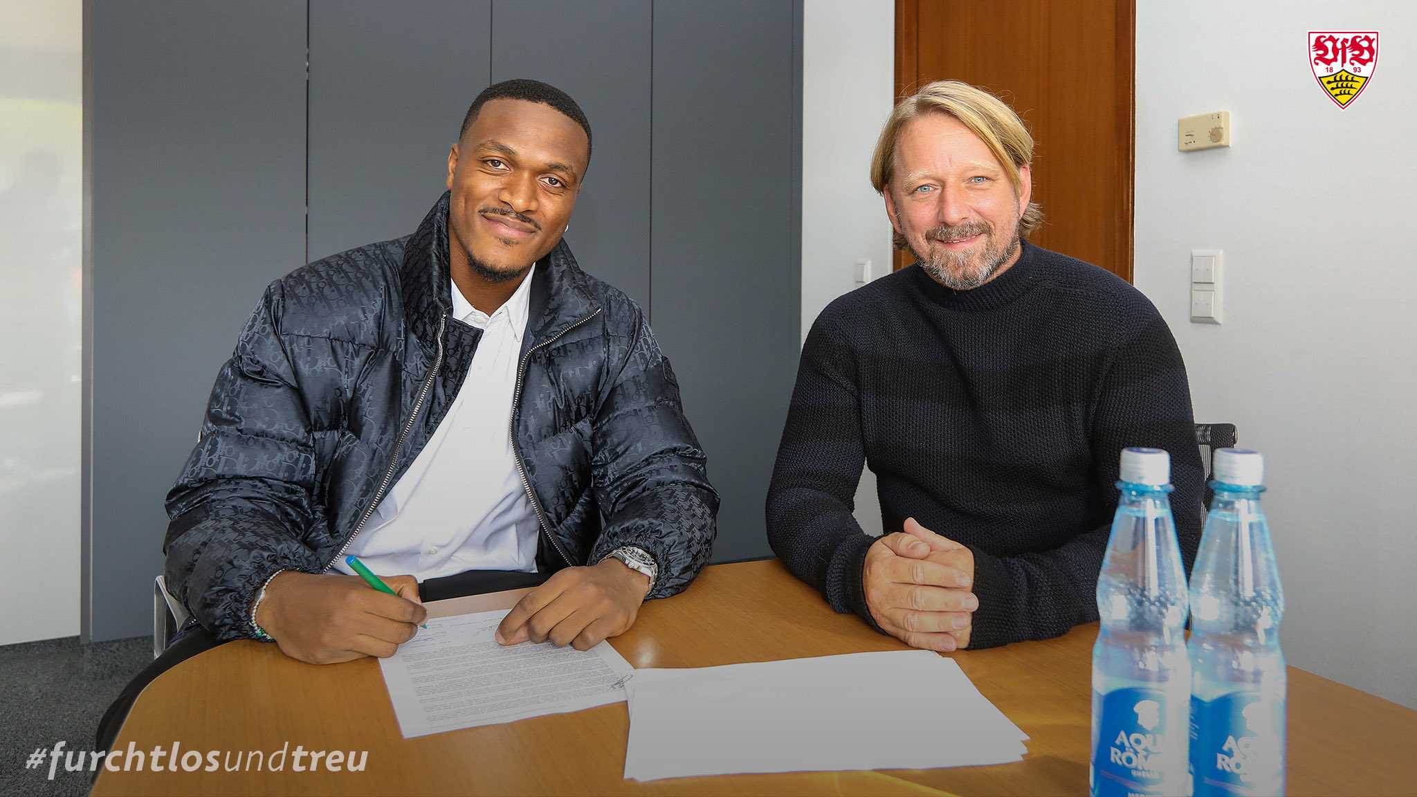 #mercato 
#vfbstuttgart 
#bundesliga  
Trois mois après la fin de son aventure au Borussia Dortmund, Dan Axel ZAGADOU s'engage avec le VFB Stuttgart.  Le défenseur français d'origine ivoirienne s'est engagé pour 4 ans.  
@Geleme2