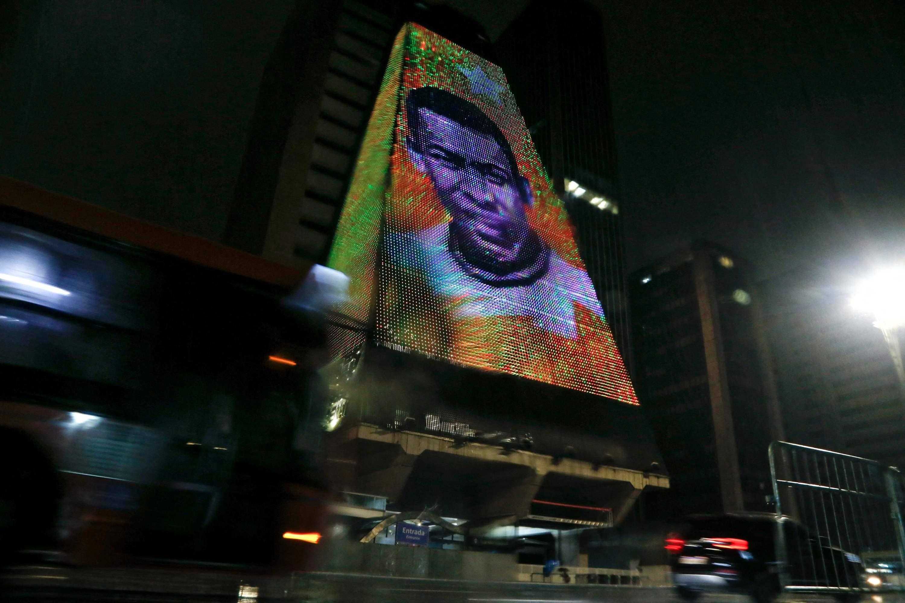El presidente de Brasil, #jair#bolsonaro, decretó tres días de luto por la muerte el jueves 29 de diciembre del legendario futbolista #pelé, en un decreto publicado en el Diario Oficial.