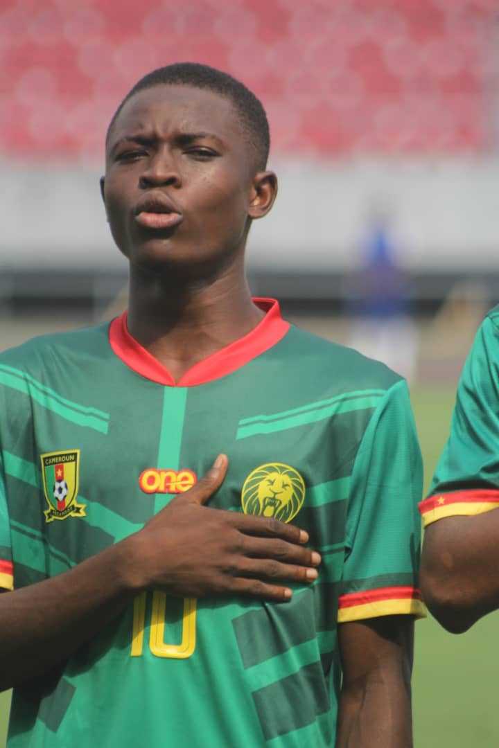 [Tournoi Qualificatif Uniffac] 
#matchcam 
#matchrca 
Les U17 Camerounais mènent déjà (1-0). 
 
Inscrit par Collins Fi Akamba,suite à une grossière erreur de la défense Centrafrique. 
En cours.