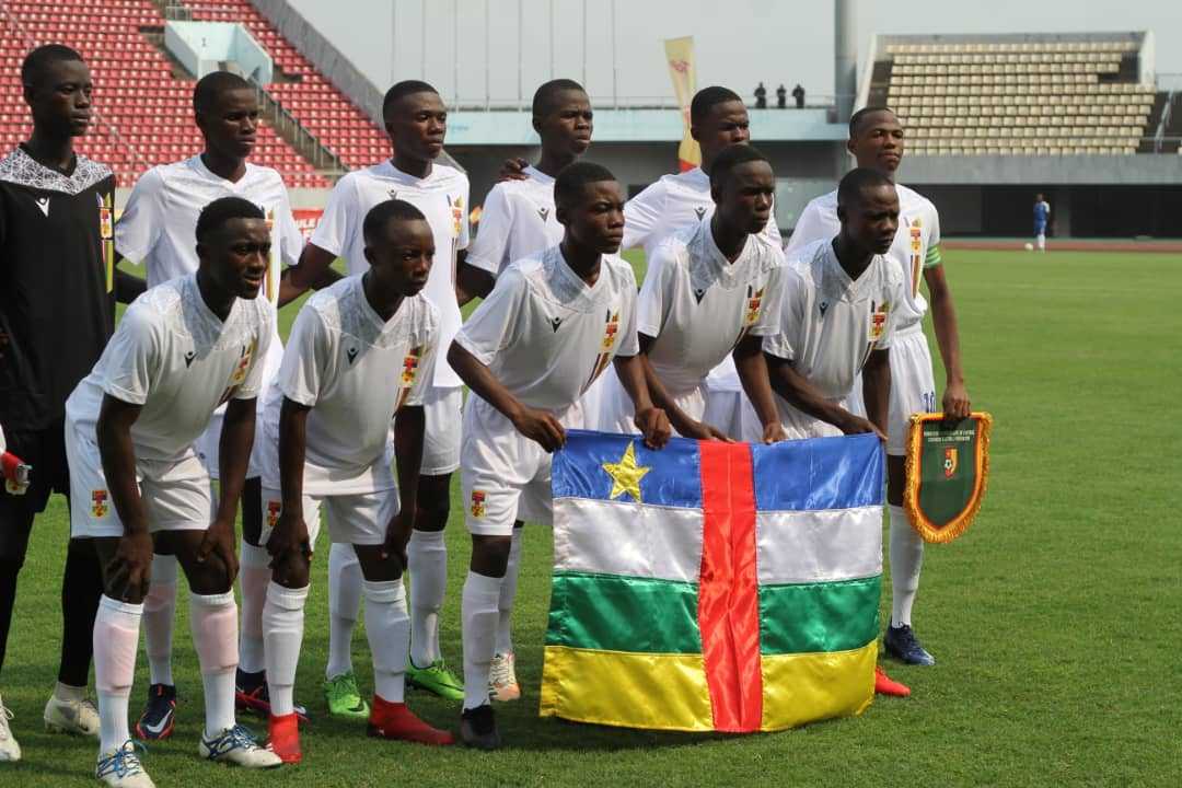 [Tournoi Qualificatif Uniffac] 
#matccam 
#matchrca 
Quelques images fortes du coup d'envoi. 
C.photo V.K et M.A