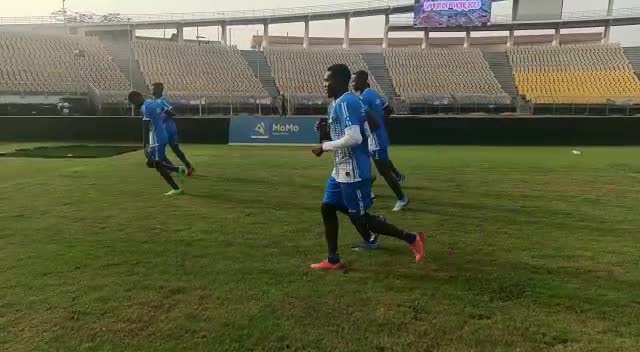 [Elite One]  
#MatchAvance 
#rencoton  
#ctfp  
#fecafoot  
L'équipe de Garoua a eu sa dernière séance d'entraînement ce samedi,au stade Ahmadou Ahidjo.  
  
Le club est reçu ce dimanche par Renaissance de Ngoumou