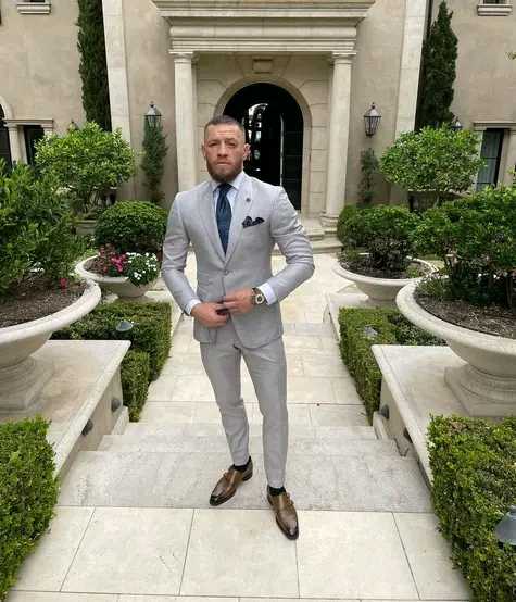 #conor#mcgregor knows how to be generous with the people who matter around him. Wealthy, the UFC legend has just made a donation of one million euros (890,000 pounds sterling precisely) to the Crumlin Boxing Club, the room where he trained in the past.