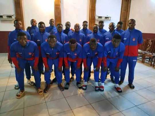 [Easter Cup 2023]  
 Les U18 de Bamboutos FC sont déjà à Douala pour prendre part au tournoi qui débute cette semaine . L'administration du club de l'ouest demande aux supporters de la ville de Douala de se mobilisent pour encourager ces jeunes.Easter Cup est un tournoi jeune ,organisé par l#efbc,l'école de football les brasseries du Cameroun. Le tournoi regroupe plusieurs équipes jeunes des clubs de l'élite.Elles sont 8 formations à prendre part à cette compétition de renommée. 
#footballjeunes 
#eastercup 
#bamboutos