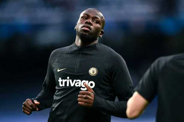 [Mercato] 
Selon les informations d'Evening Standard, Chelsea espère vendre Kalidou Koulibaly à une équipe de Série A moins d'un an après sa signature en provenance de Naples. 
#mercato #chelsea #naples #seriea #kalidoukoulibaly