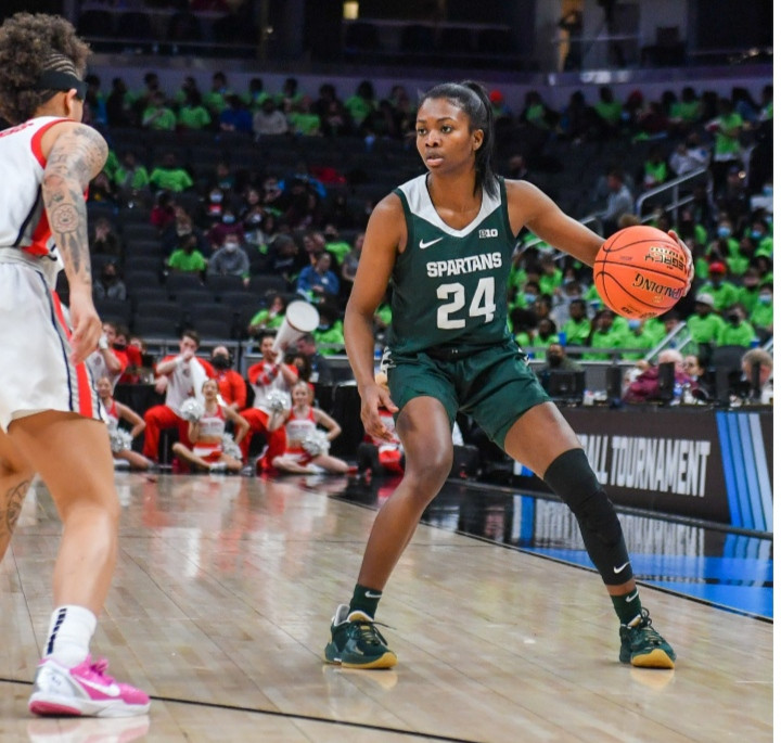 Une star du basket américain atterrit au Rwanda.