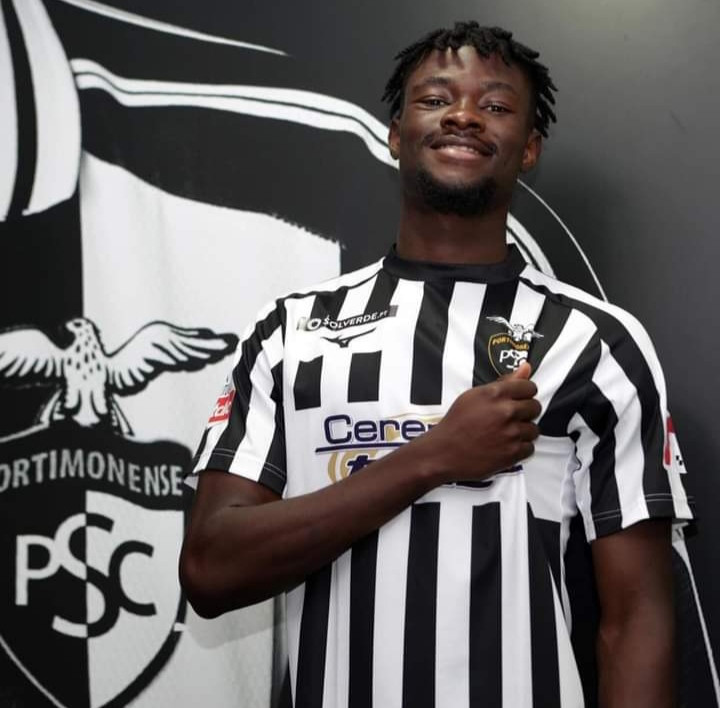 Steve Mvoue signe à Portimonense.