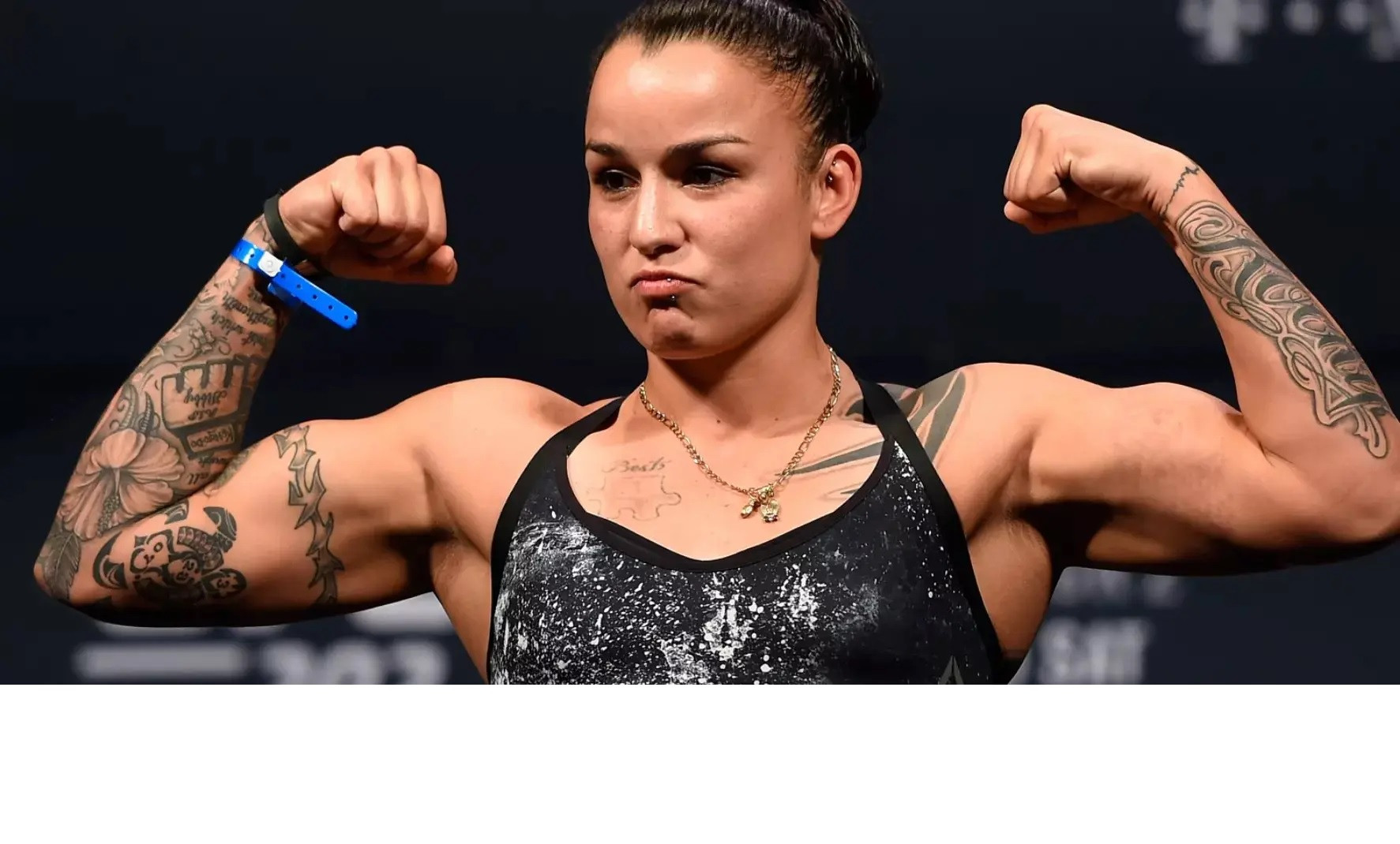 Raquel Pennington通过一致判定赢得UFC 297女子蝇量级冠军，Mayra Buen