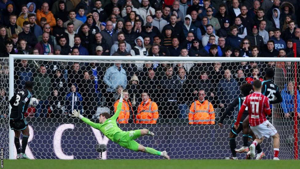 Bristol City defeat piles pressure on Leicester