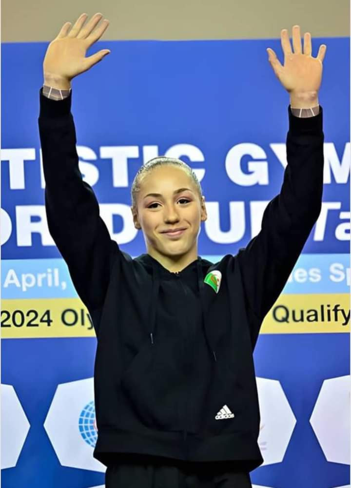 Kaylia Nemour décroche 3 médailles d'or au mondial