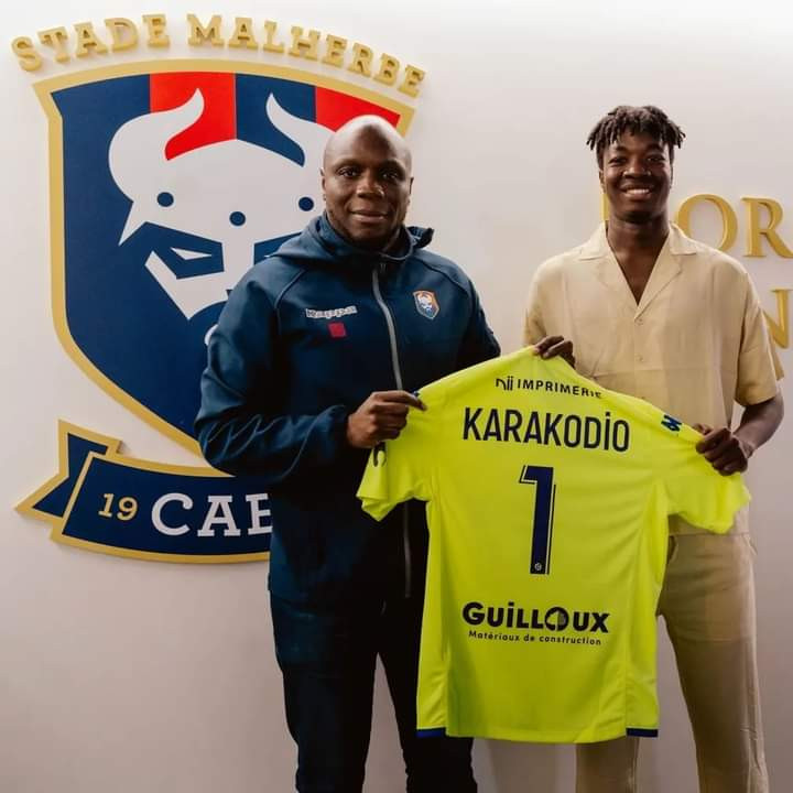 Issa Karakodio signe au Stade Malherbe de Caen.