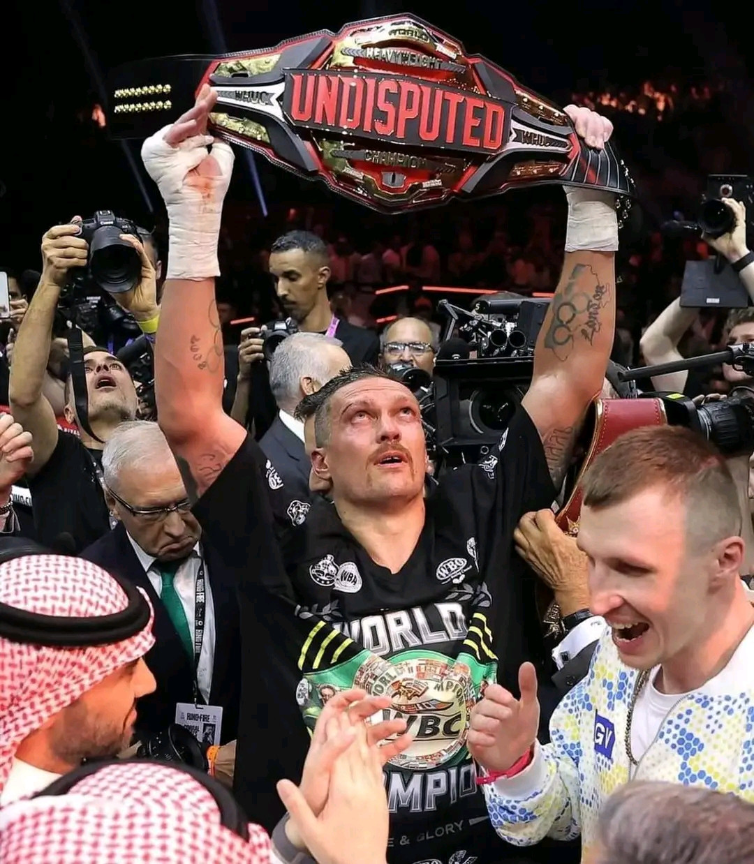 Oleksandr Usyk reaches the pinnacle.