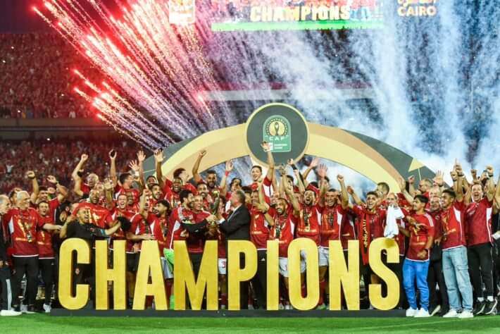 Al Ahly vence ES Tunis e conquista seu 12º título.