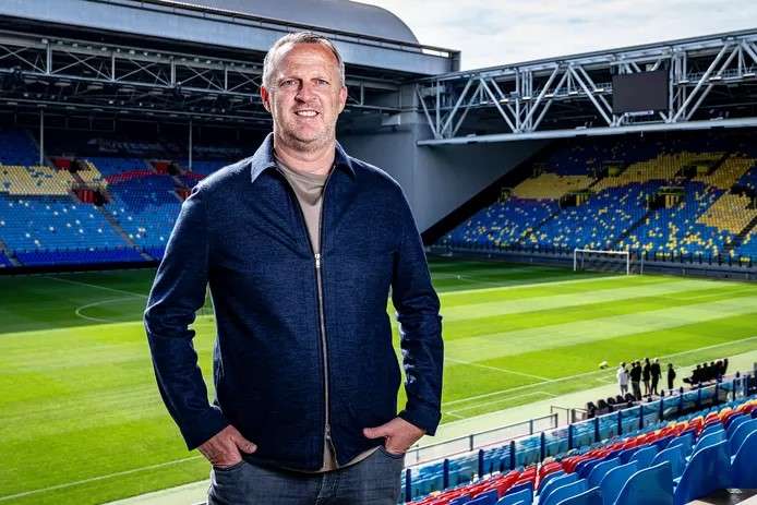 Vitesse-coach John van den Brom heeft goede hoop