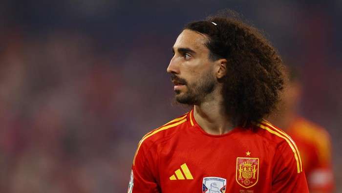 Cucurella Bungkam Para Pengkritik