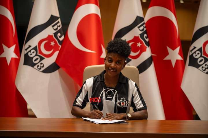 Evy Pereira assina pelo Beşiktaş.