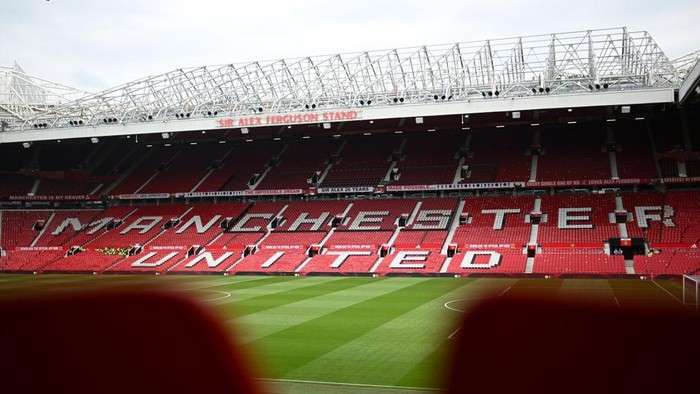 Manchester United Akan Jual Nama Stadion
