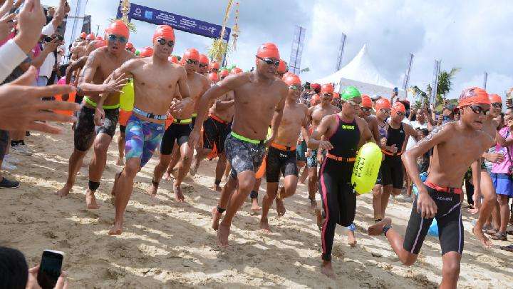 Keseruan Festival Renang Perairan Terbuka di Bali