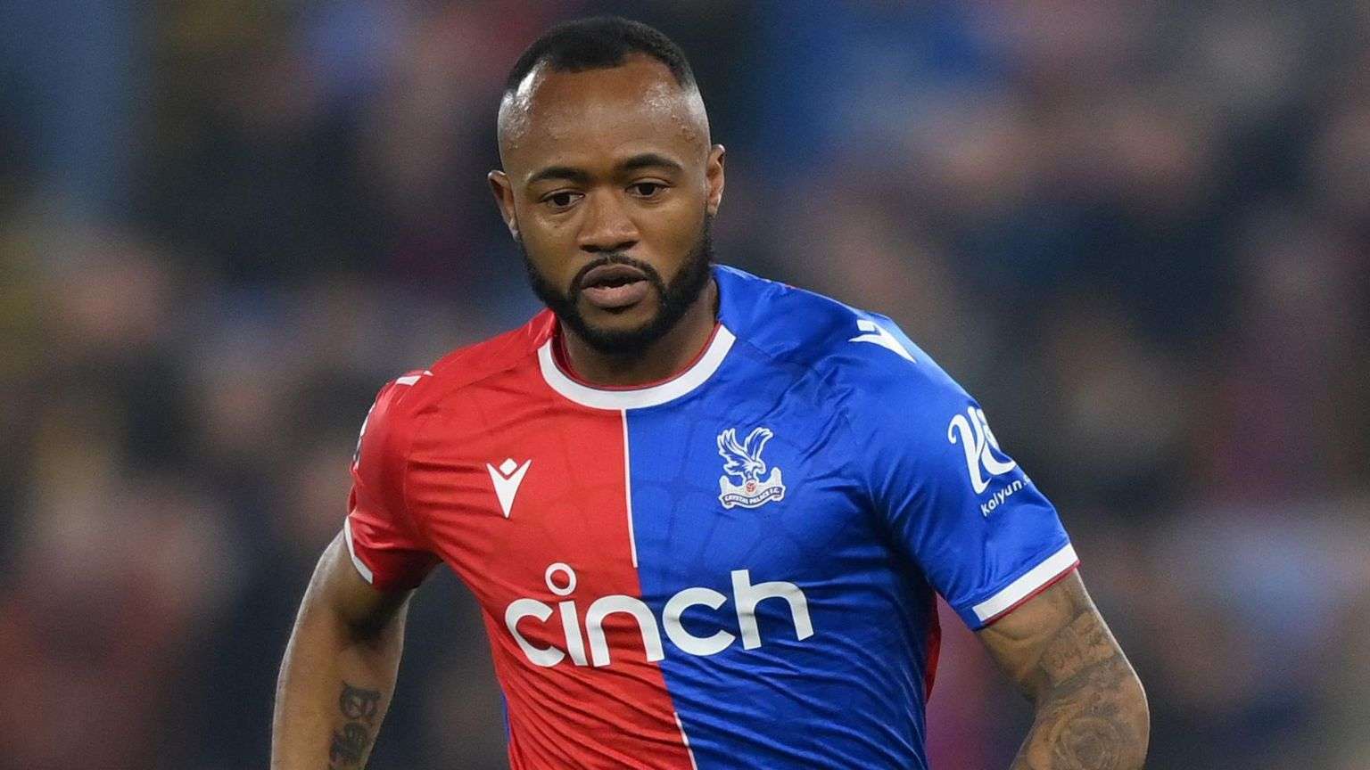 Leicester sign Palace forward Ayew for £5m