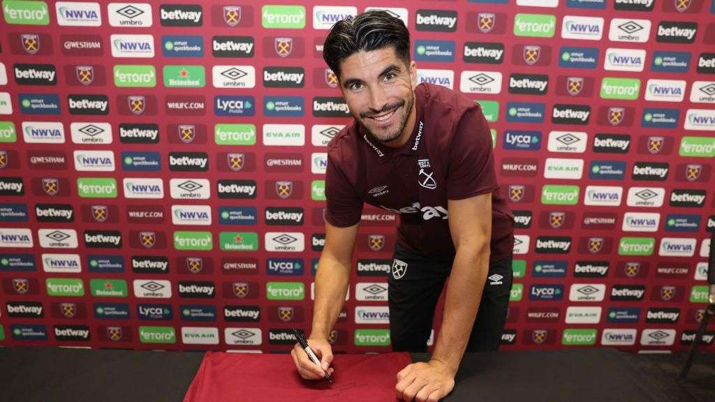 West Ham sign Spain midfielder Soler on loan